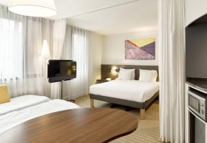 Hotels B&B HOTEL Paris Grand Roissy CDG Aeroport 4 etoiles : Chambre Quadruple