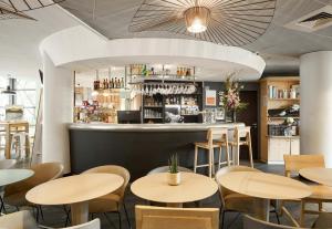Hotels B&B HOTEL Rueil-Malmaison Gare : photos des chambres
