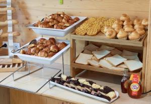 Hotels B&B HOTEL Velizy Est : photos des chambres