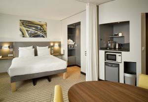 Hotels B&B HOTEL Velizy Est : Chambre Double Deluxe