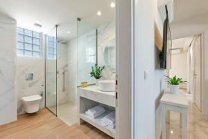 Modern Family apartment Ewa with pool, dining area on Crete coast