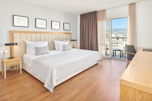 Junior Suite with Balcony and Sea View room in Dioklecijan Hotel & Residence