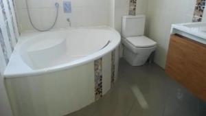 Charmante villa d.Architecte 200m2 à 20 min de la mer