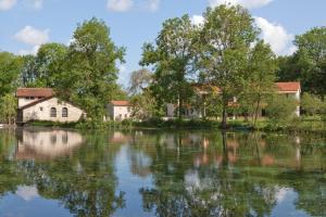 Hotels Logis La Source Bleue : photos des chambres