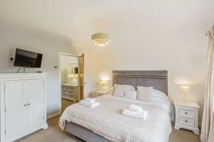 Lord Galloway 32 with Hot Tub