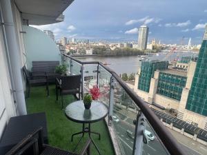 St George Thames Apartment