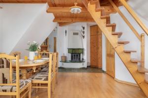 Nędzy Kubińca Mountain Apartment for 6 people by Renters