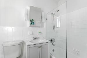 2-min Walk To The Beach! Sleeps 7 - Large 2br2ba #5