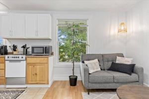 Unit 8: Lovely updated apartment!