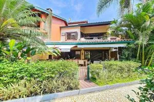 Casa com varanda e churrasqueira em São Sebastião - Juréia