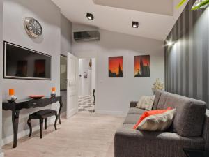 Strand Apartments