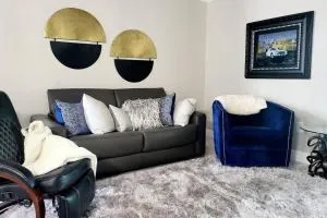 Luxurious Waterfront Penthouse: Maderia Beach Gem - Bay Pines