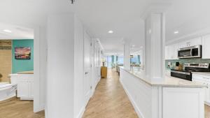 Inlet Reef 607 - Beach Front and Spacious with Free Beach Service