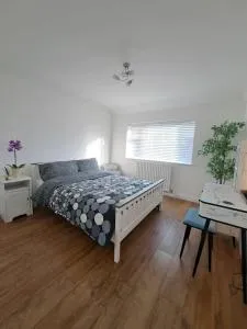 GATWICK HOUSE - Copthorne