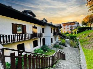 (2 minuti dal centro) residenza esclusiva vista montagna.