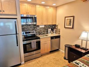 Lakeland Village #105