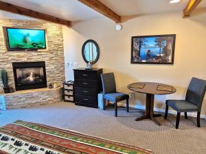 Lakeland Village #105