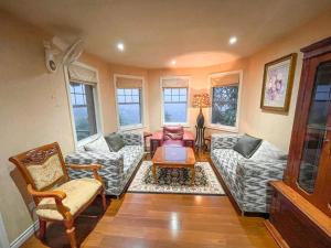 Le Reve Valley - Canadian cottage 1 - 3BHK Luxury cottage,Bonfire,Barbeque,Gym,Kids play zone,Lake view