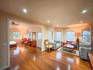 Le Reve Valley - Canadian cottage 1 - 3BHK Luxury cottage,Bonfire,Barbeque,Gym,Kids play zone,Lake view