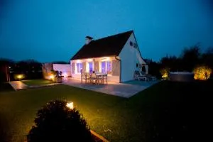 SeaNooz - Wellness overnachting met privé bioscoop aan een meer - Groenendijk