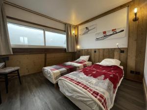 Duplex 4 pers, balcon sud, Les Menuires, parking - FR-1-452-357