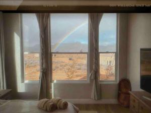 Page Arizona border town- Grand Serenity room with Mesa Views