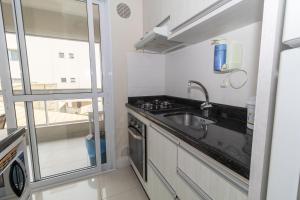 173 - Apartamento 02 Dormitórios na praia de Bombas para 6 pessoas