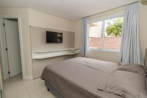 173 - Apartamento 02 Dormitórios na praia de Bombas para 6 pessoas