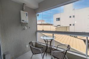 173 - Apartamento 02 Dormitórios na praia de Bombas para 6 pessoas