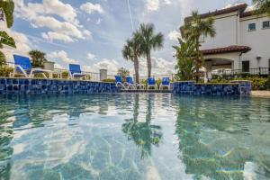 Upgraded 11 Bed Casino Mansion