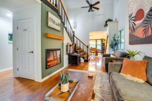 Riverfront Cuero Vacation Home w Spacious Deck!