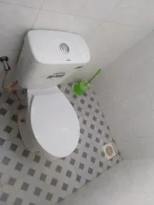 Pearl motel buloba opposite forrest park - Kigo