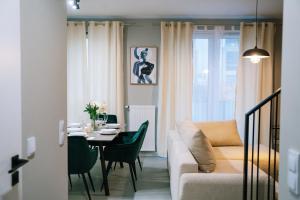 Warsaw Prestige Suites - Two-Level Loft, 72m2, 1000Mbs Internet, Parking, Gym - by Rentujemy