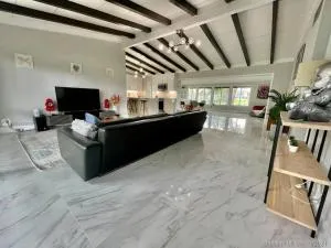 Waterfront Escape 3 bed 2 bath - بلانتايشن