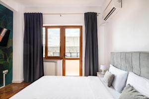 Downtown Victoria Apartments By CityBookings