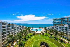 ~Beach Front~Stunning VIEWS~Free Airport Transport