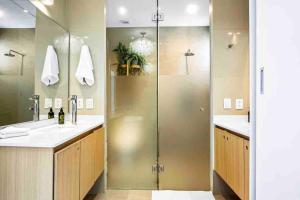 ~Beach Front~Stunning VIEWS~Free Airport Transport