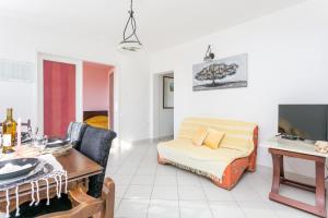 Apartments by the sea Seget Vranjica, Trogir - 1038