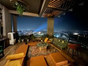Luxury Penthouse with Taj Mahal view - آغْرا