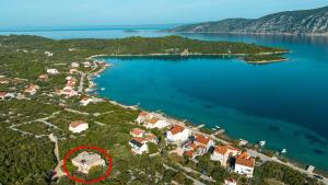 Apartments by the sea Kneza, Korcula - 21829 - 3hvězdičkové hotely ve městě Račišće