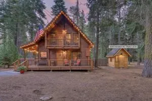 Cozy Pet-Friendly Cabin Private Hot Tub Fenced In Yard Book on Mobile for Promo Price - Tahoe Pines