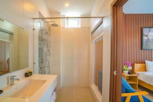 Phòng Giường Đôi Nhìn Ra Hồ Bơi (Double Room with Pool View)