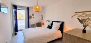 LE SEGRETO, Appt Neuf dans résidence de Standing, Superbe Déco, Centre, 2 Parkings Privés, Climatisation