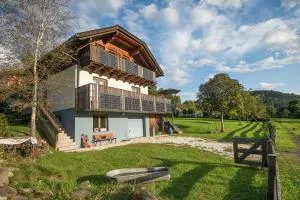 mirnockAHOI - familienfreundliches Ferienhaus für 4 Erwachsene, maritimes Bergerlebnis, Panoramablick von Terrasse und Balkon, Carinthia, Millstättersee - Glanz