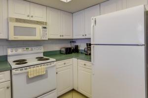 Sandy Shores Condo Across from Johns Pass!
