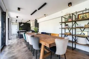 Glass House - Hošťka