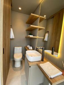 Bright luxurious flat with stunning view workspace