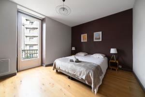 Appartements Le Gramont - Grand appartement design, 3 chambres, Centre Ville : photos des chambres