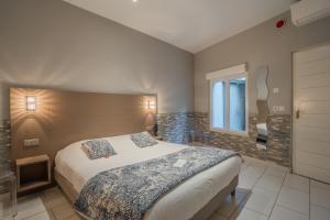 Double Room - Disability Access room in Hotel Le Grand Pavois