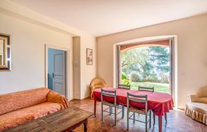 Villas Villa la Malpagne, 400m2 les pieds dans l-eau : photos des chambres